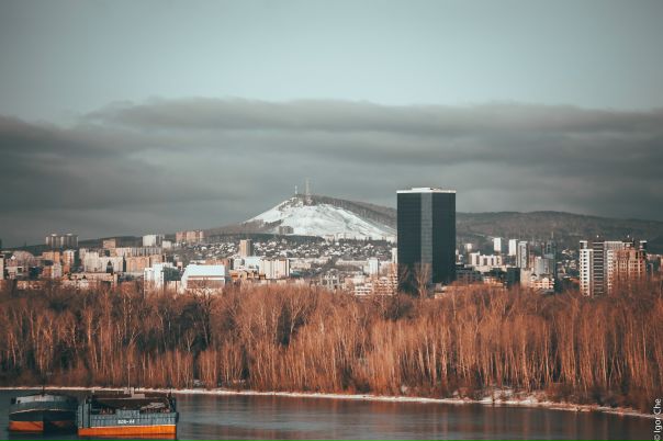 Берега красноярска. Правый берег Красноярск. Красноярск левый берег. Набережная Красноярск правый берег. Набережная Красноярск левый берег