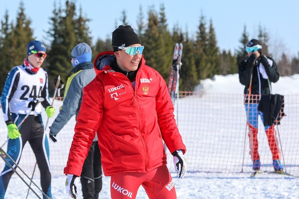 форма сборной россии по лыжным гонкам. форма лыжников сборной россии. новая экипировка сборной россии по лыжным гонкам. александр кулешов лыжные гонки. экипировка сборной россии по лыжным гонкам 2020.