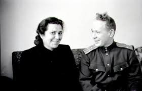 жена шолохова