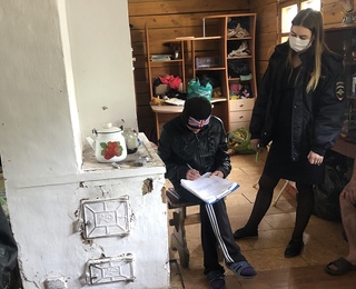 Защита детей в неблагополучных семьях. Проблемы детей из неблагополучных семей. Социальное неблагополучие семей. Цель работы социального педагога с неблагополучной семьей. Неблагополучные семьи с детьми.